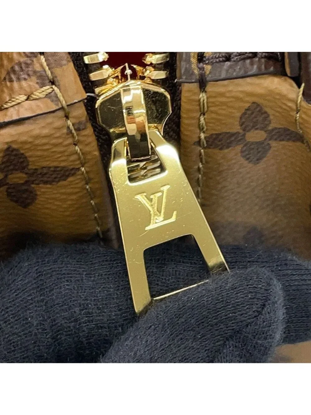 Louis Vuitton Monogram Reverse Giant On The Go East West Chain Tote Bag